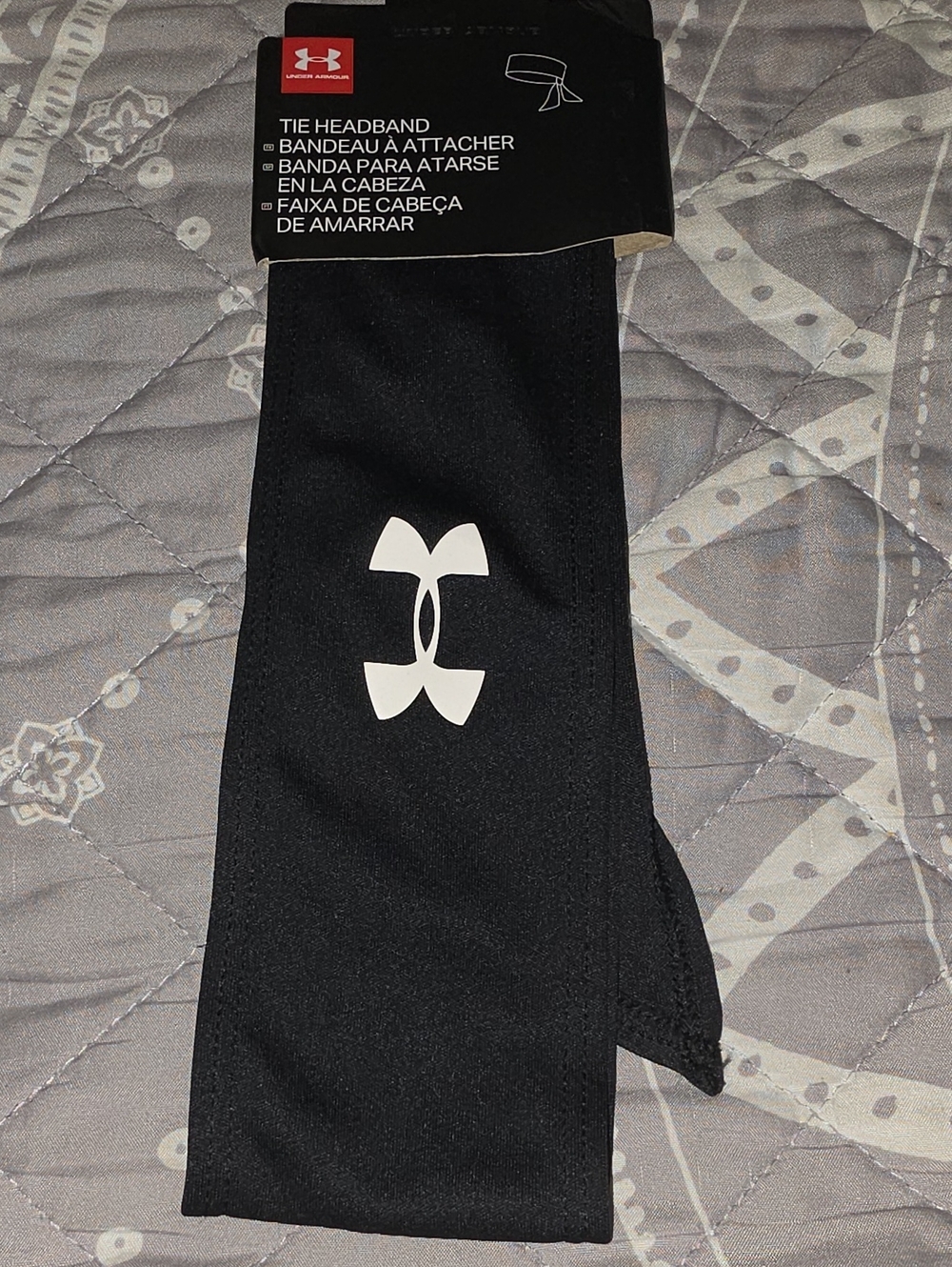 UNDER ARMOUR BLACK HEAD-TIE